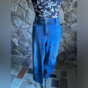 Old Navy Medium Wash Boot-Cut Jeans 14